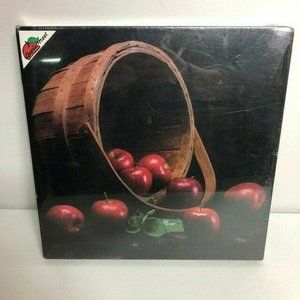 Vintage 1987 Apple Street 550 Piece Orchard Harves